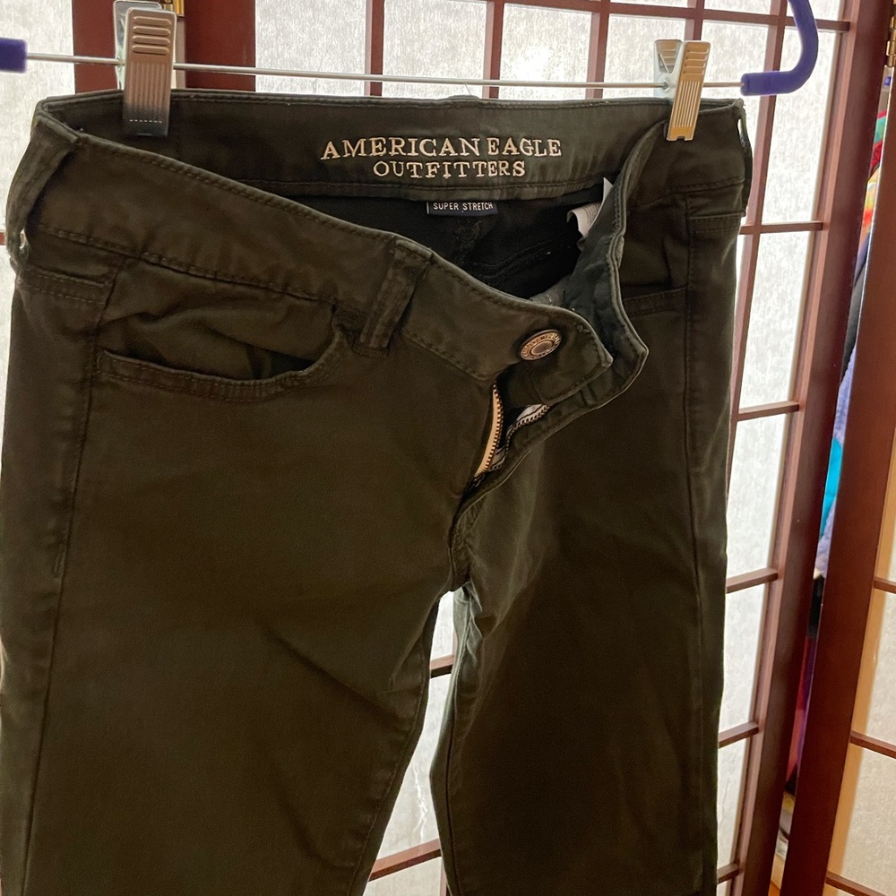 Army green American Eagle jegging pants. Size 4 - Picture 1 of 6